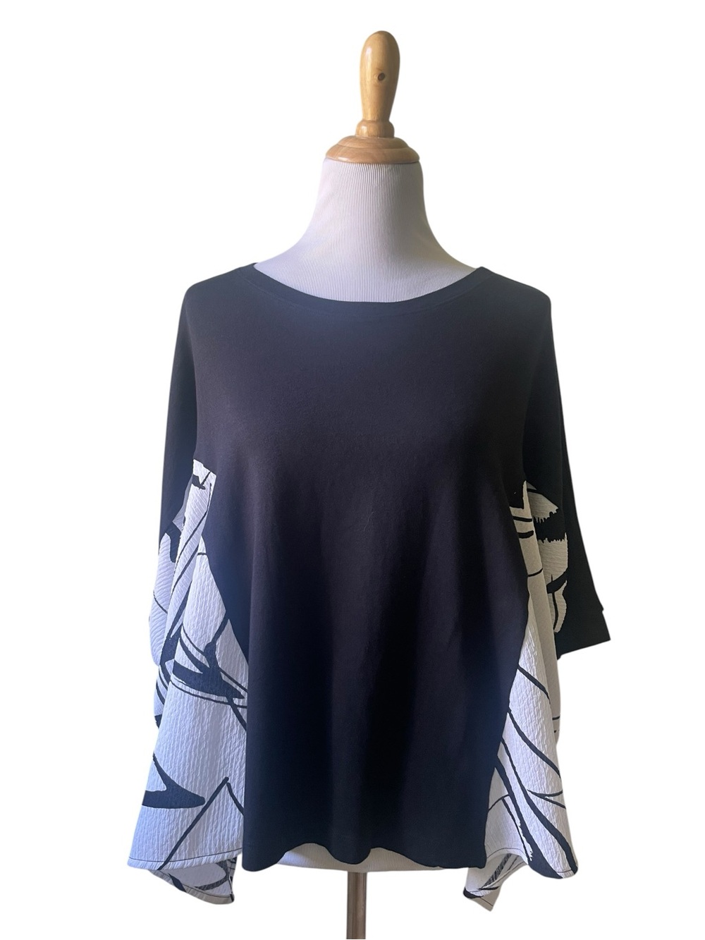 Chalet et Ceci Black White Abstract Print Tee Medium NWT